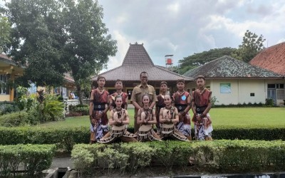SMP N 2 Kokap meraih juara tiga cabang 