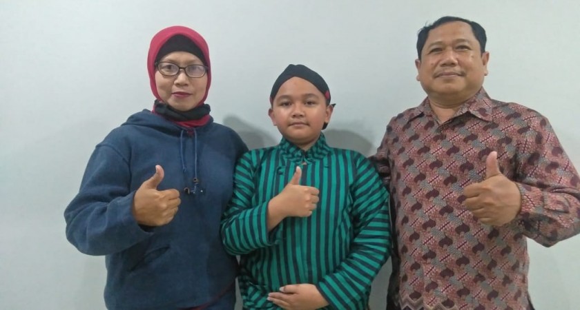 ANGGER DIMAS DALANG CILIK BERPRESTASI DARI SMP 2 KOKAP