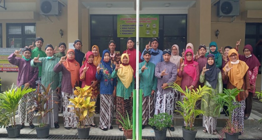 PERJUANGAN MAKSIMAL TIM AKREDITASI PERPUSTAKAAN “ESPERO LIBRARY” MEMBUAHKAN HASIL YANG MEMBANGGAKAN DENGAN MERAIH PREDIKAT AKREDITASI “A”